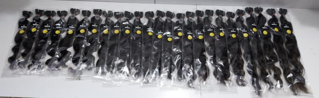 Hair extension on hand