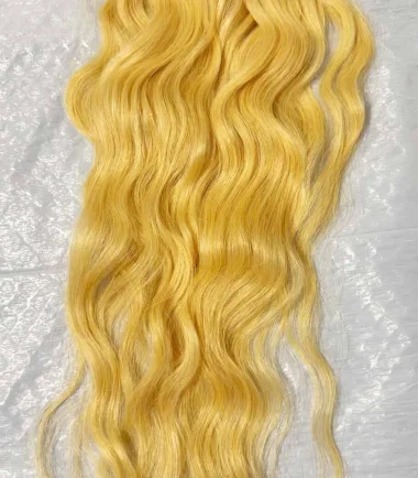 blonde-wavy-clip-in-extensions-5-piece-9-clip-usa Five-piece blonde clip-in set physically stocked in Texas