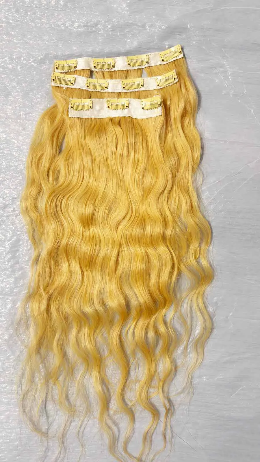 blonde-wavy-clip-in-hair-extensions-3-piece-11-clip-usa-stock Three-piece blonde wavy clip-in hair extensions